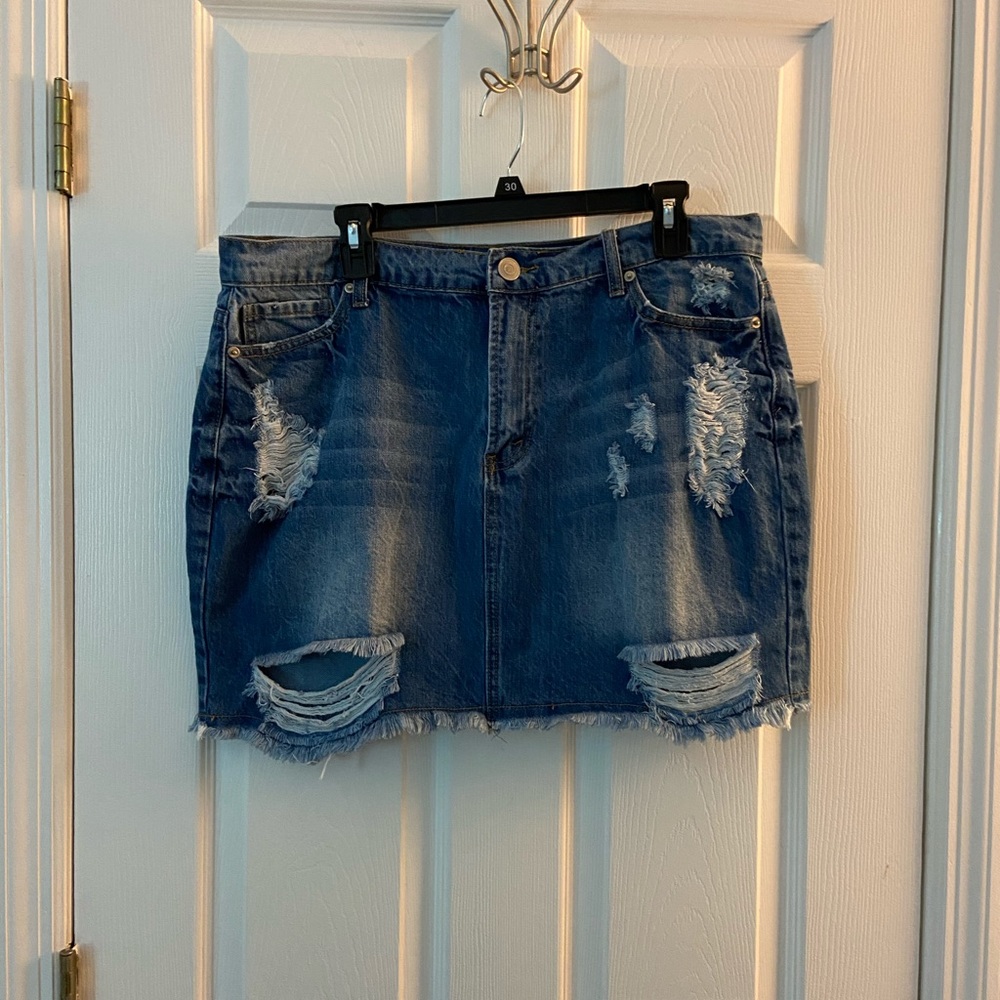 F21 Distressed Skirt